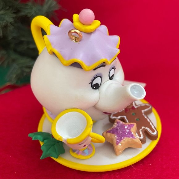 Mrs. Potts & Chip Serve Christmas Cookies Enesco Ornament - Picture 2 of 5